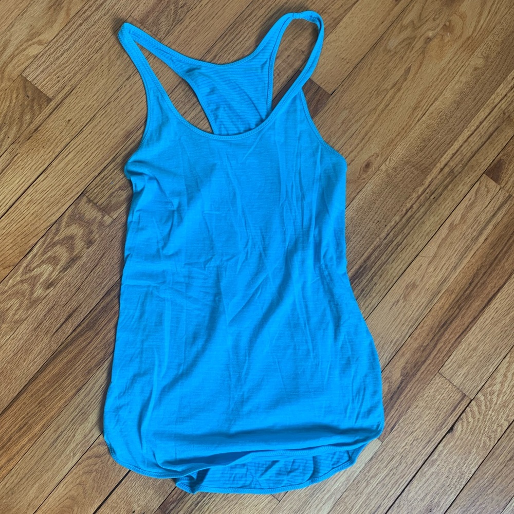 Lululemon racerback tank top - sky blue, size 4